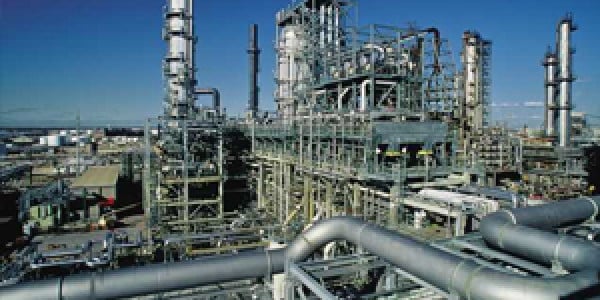 LyondellBasell权衡休斯顿炼油厂26.8万桶/天的选项，包括潜在的出售