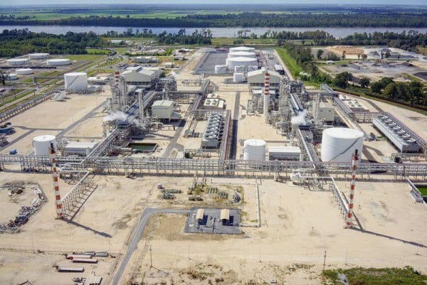 Methanex恢复路易斯安那甲醇厂的建设