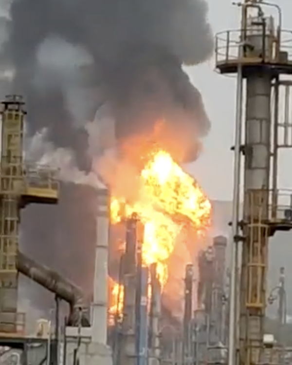 火灾迫使印度斯坦石油公司维扎格炼油厂的原油装置关闭