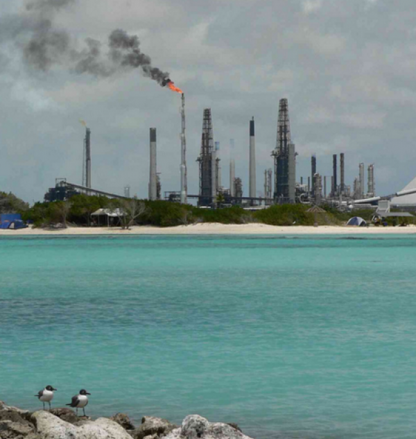 美国制裁豁免后，阿鲁巴将恢复炼油厂翻新