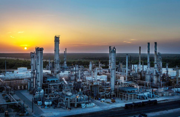 瓦莱罗关闭了三河炼油厂的多个装置