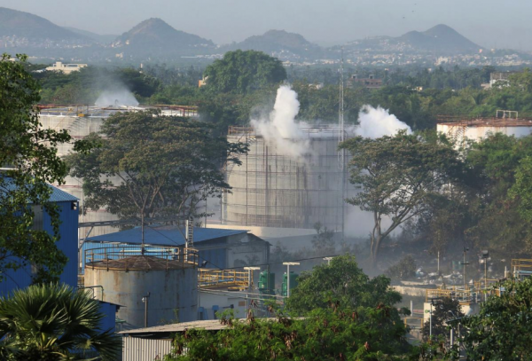 韩国在印度的工厂发生煤气泄漏，11人死亡，数百人住院
