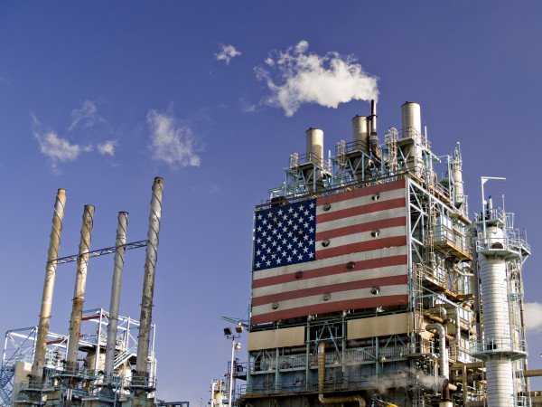 随着炼油厂重启，美国原油价格达到2019年以来的最高水平