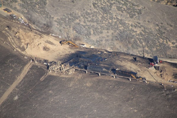 报告称，阿利索峡谷天然气泄漏导致数千人流离失所，原因是腐蚀的井壁