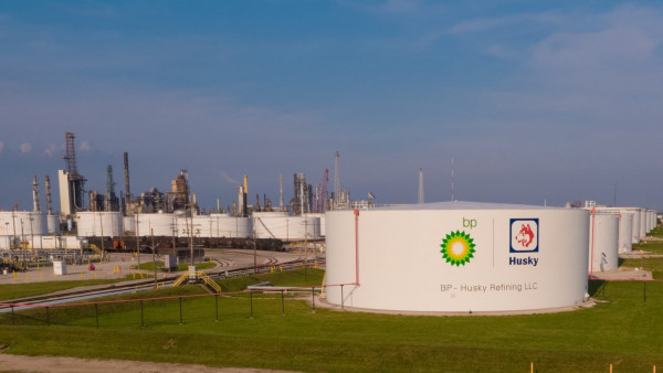 BP将其在托莱多炼油厂的50％股份剥离为Cenovus