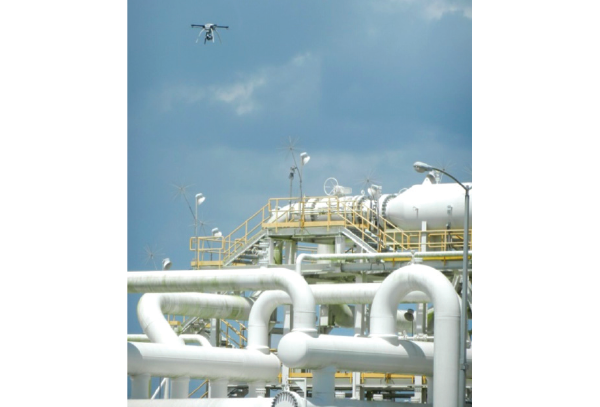 石油、天然气和石化工业中的无人机检测和无损检测