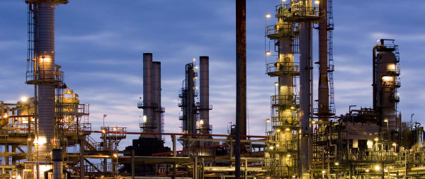 瓦莱罗正在运营孟菲斯炼油厂，产能为三分之二